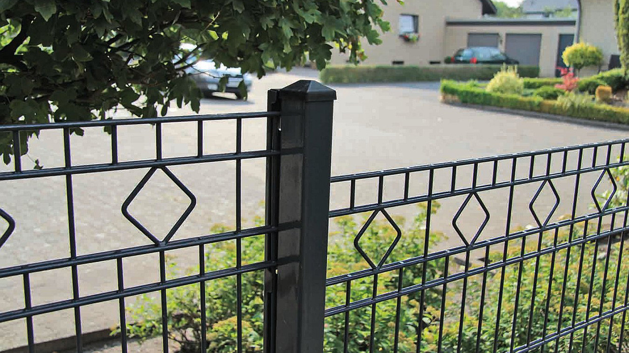 pali di recinzioni tipo P antracite per recinzioni a doppia maglia -  Recinzioni giardino